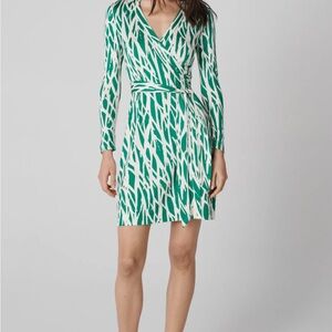 Diane von Furstenberg Blue & Cream classic silk wrap dress